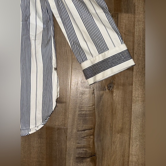 Lafayette 148 New York Women’s Stripped Blouse Size Medium - Picture 2 of 7